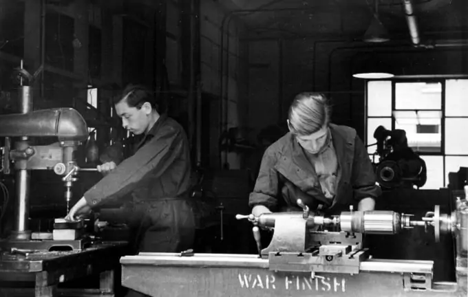 Photograph of he ORT School London. Left Chaim Kohn.