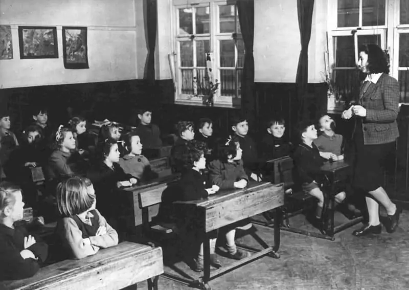 Photograph of Weir Courtney hostel.