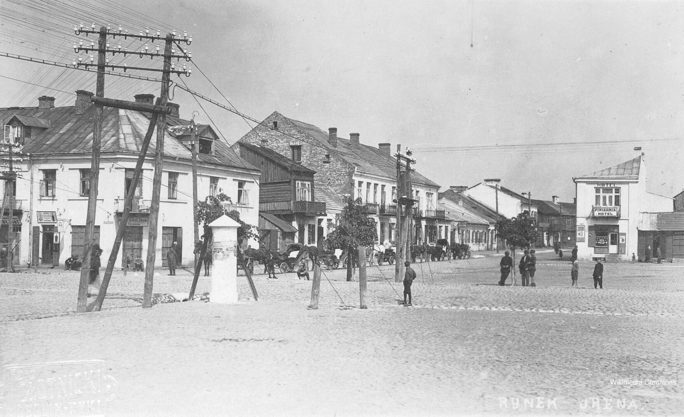 Photograph of the market in Deblin, Poland, 1928.