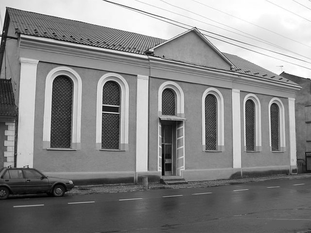 Tiachiv Former Synagogue