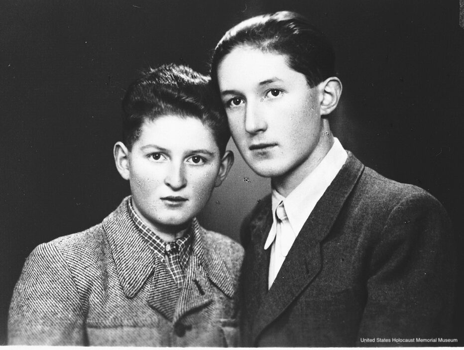 Photograph of Julius and Erwin Buncel in 1940, Prešov, Czechoslovakia.