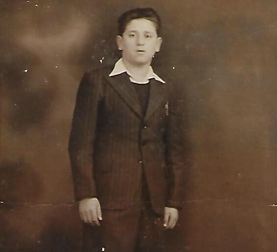 Photograph of Arek Hersch in 1946.