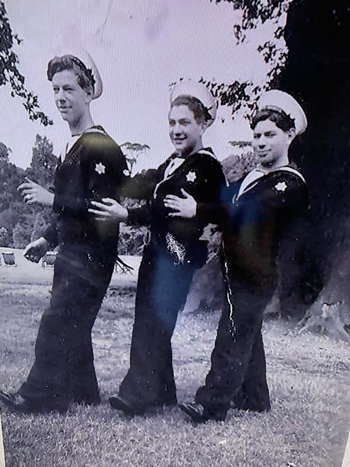 Photograph of Hans Newman (l) & Mordka Lewkowicz (r).