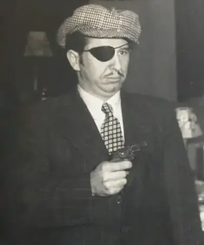 Photograph of Benny Newton on stage.