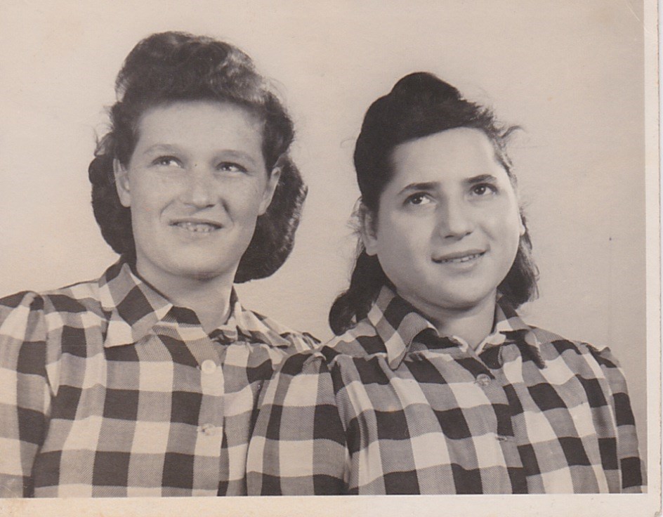 Photograph of 1945, Manchester, England - Roma, Maszia