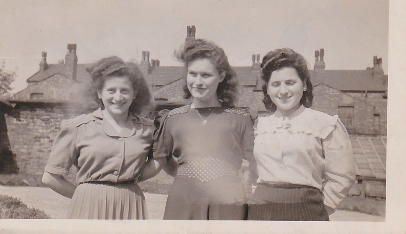 Photograph of 1945, Manchester, L to R, Bluma, Roma Maszia