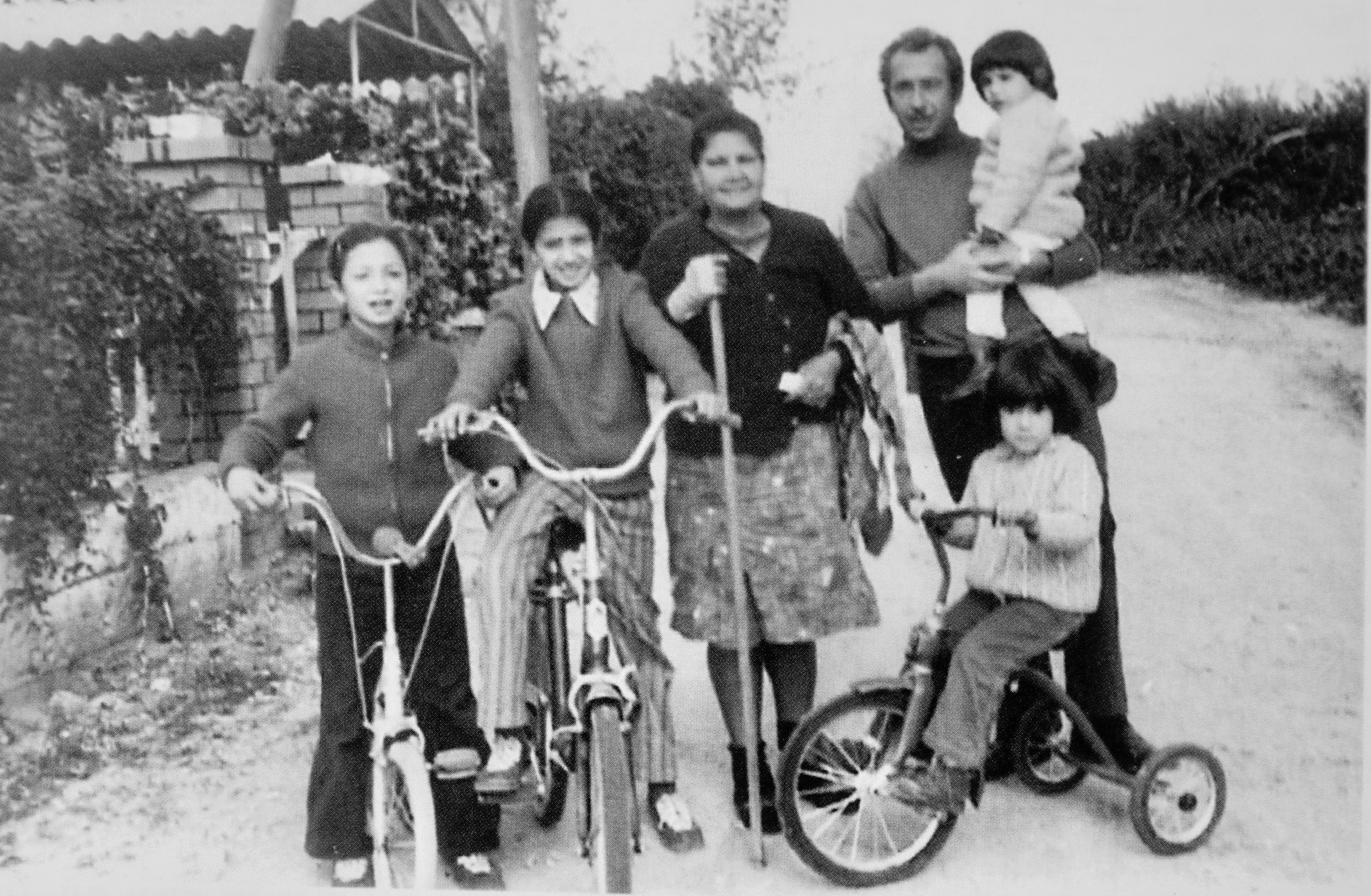 Photograph of Yossi Gerstein and Family.