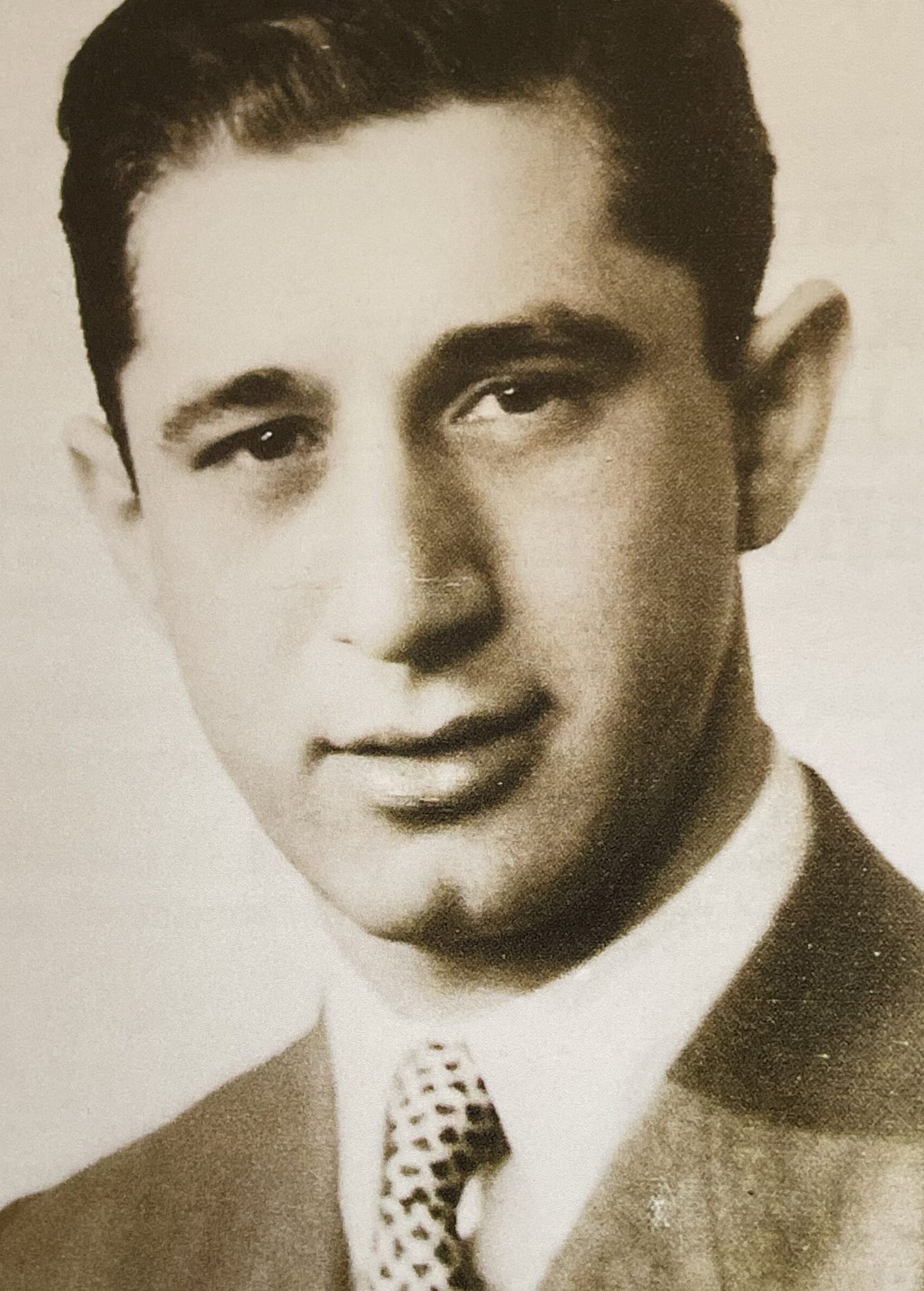 Photograph of Ivor Wieder.