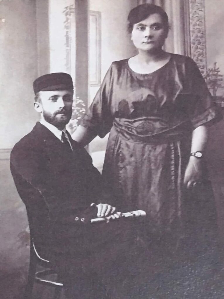 Photograph of Hebel's parents - Malka and Mordechai Hebel.