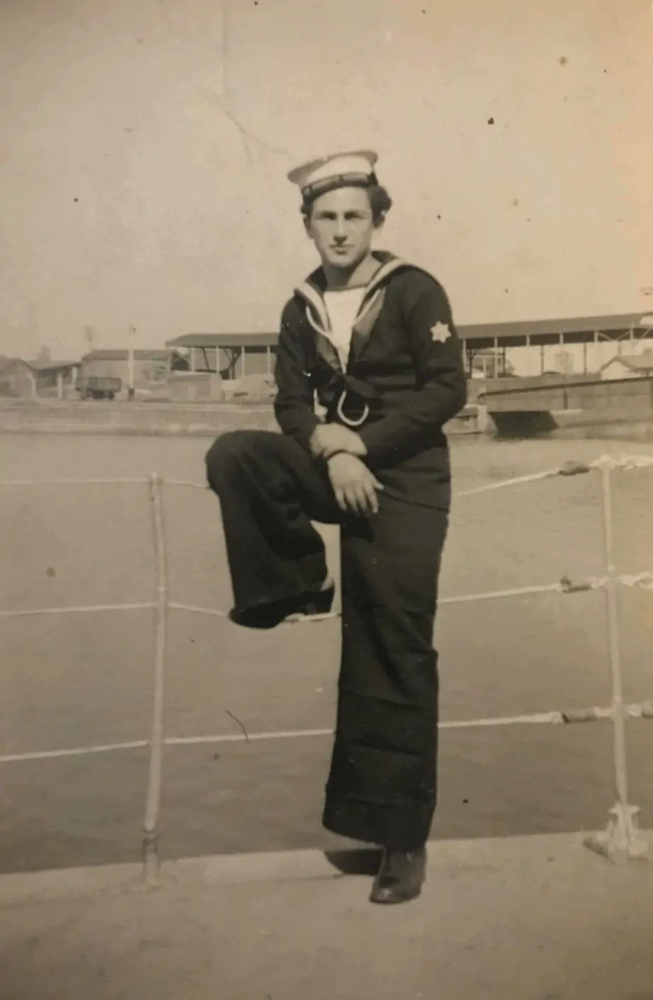 Photograph of Zenek-Swartzenberg in the ORT Marine school.