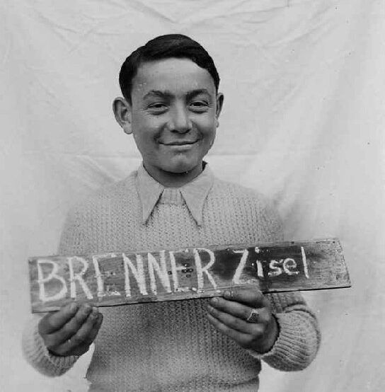 Photograph of Zysel Brenner in Kloster Indersdorf, Germany in 1945.