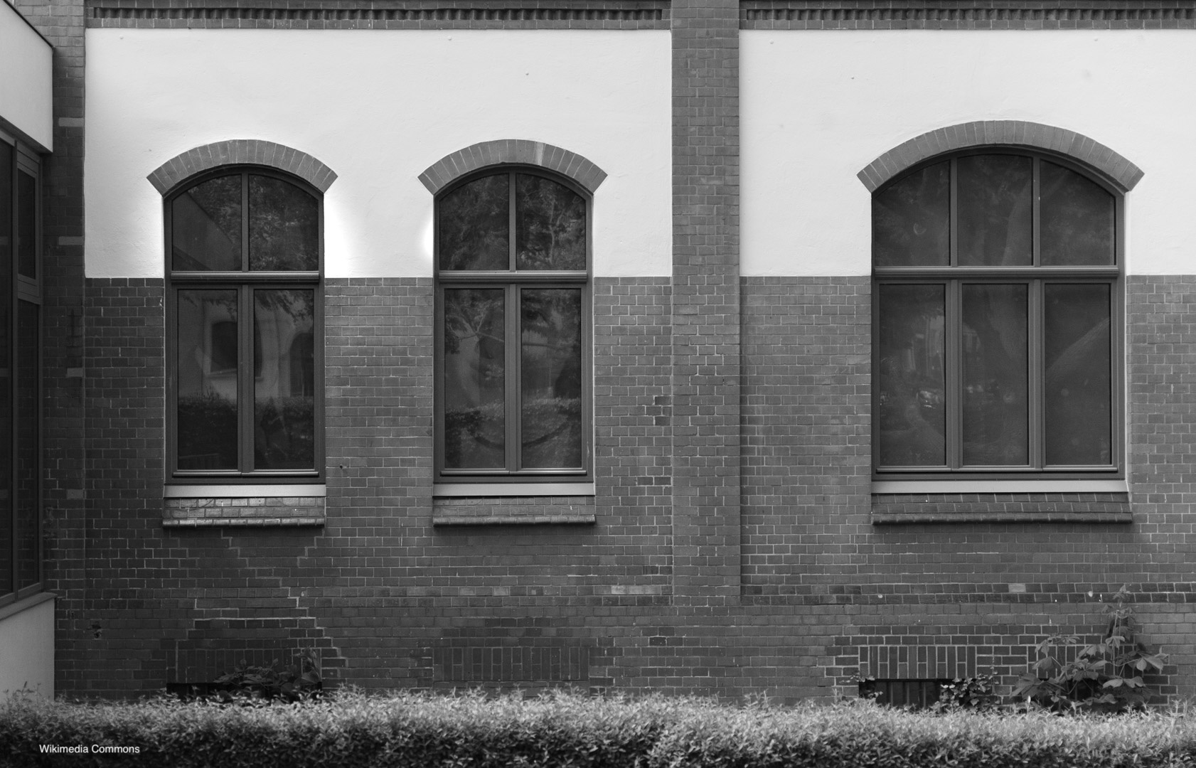 Photograph of the Ahlem Memorial.