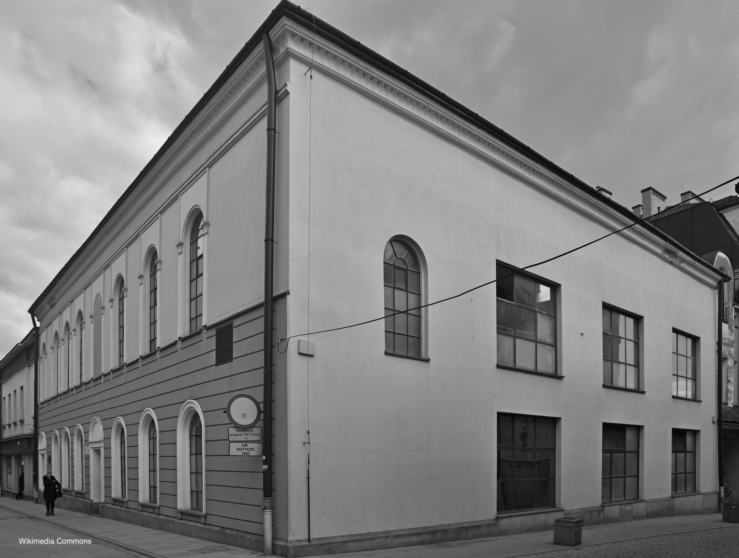 Photograph of Gorlice synagogue.