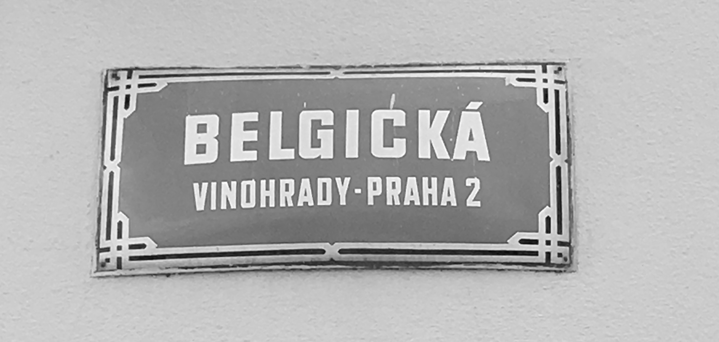 Photograph of a street sign.