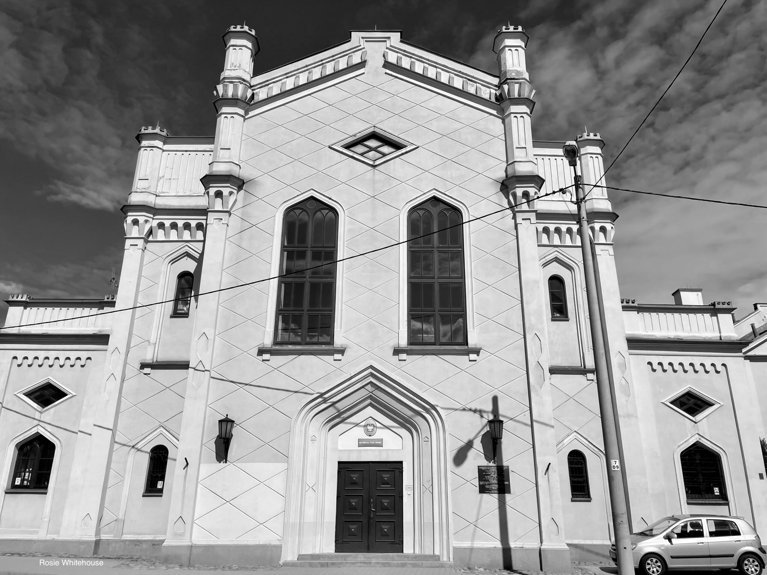 Photograph of the former synagogue in Piotrków, Poland.