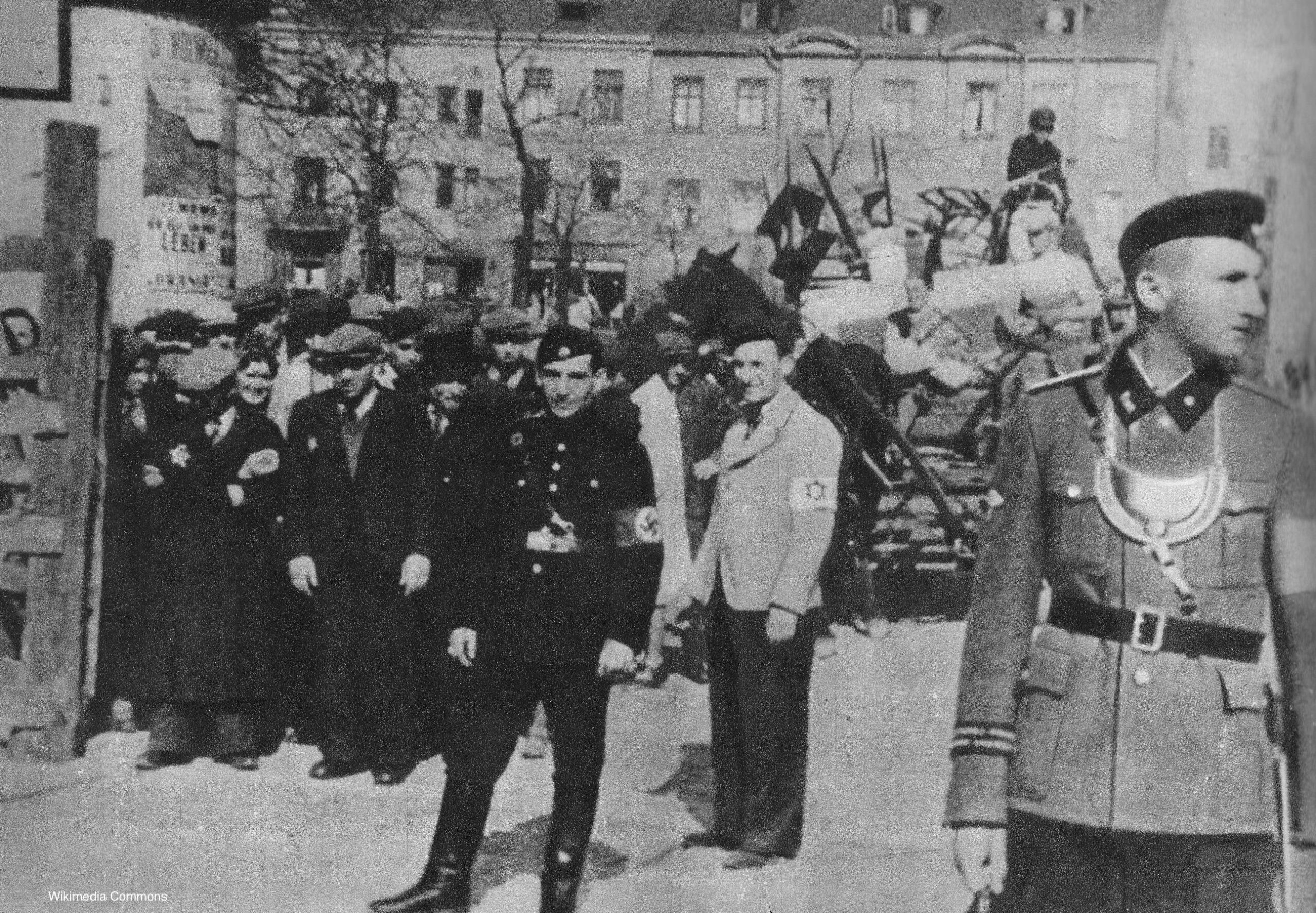 Photograph of the Litzmannstadt Ghetto Gate 1941.