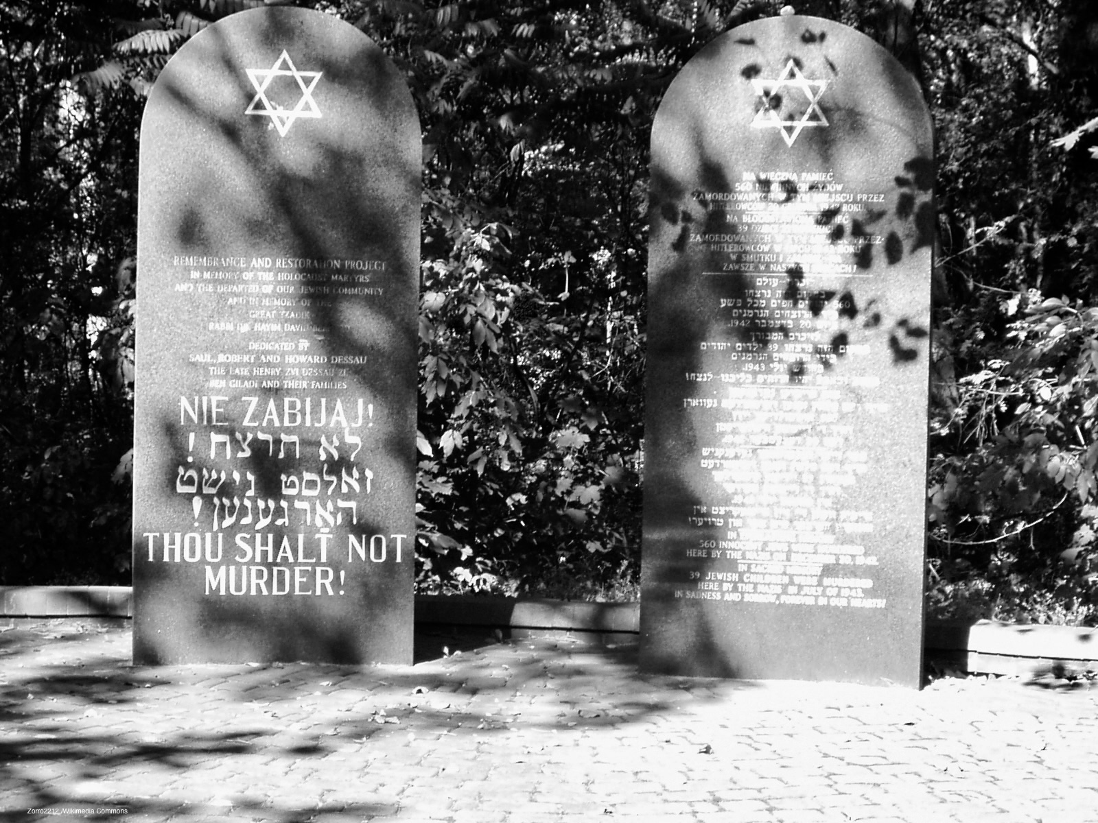 Photograph of the Memorial to the Jews killed in Piotrków.