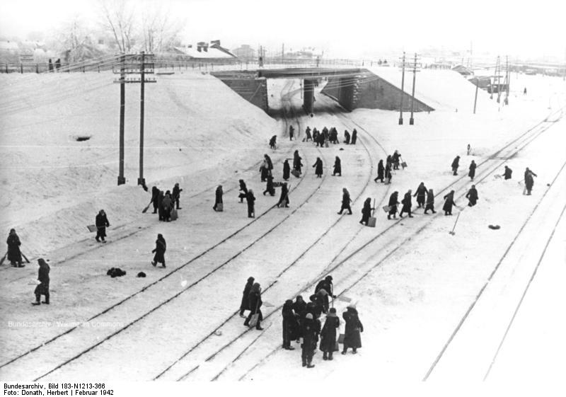 Photograph of forced labourers in Minsk, Poland during the German occupation.