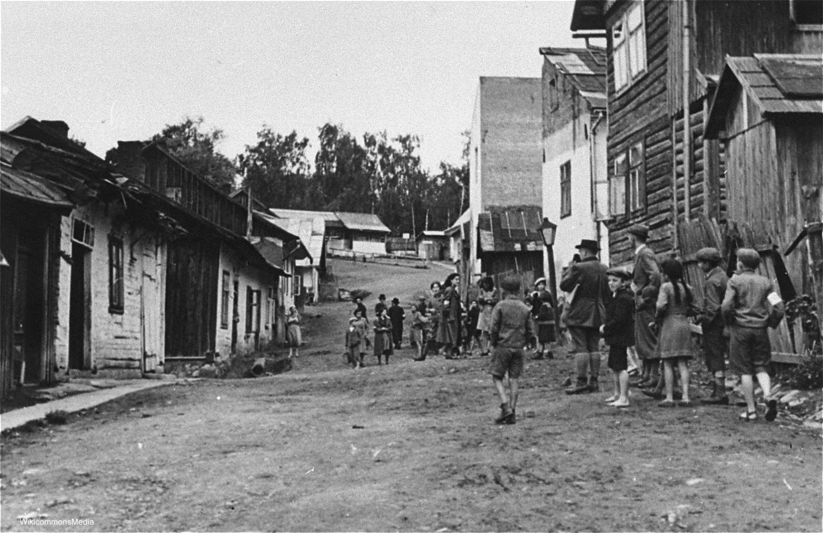 Photograph of an Unpaved steet in the Frysztak Ghetto.