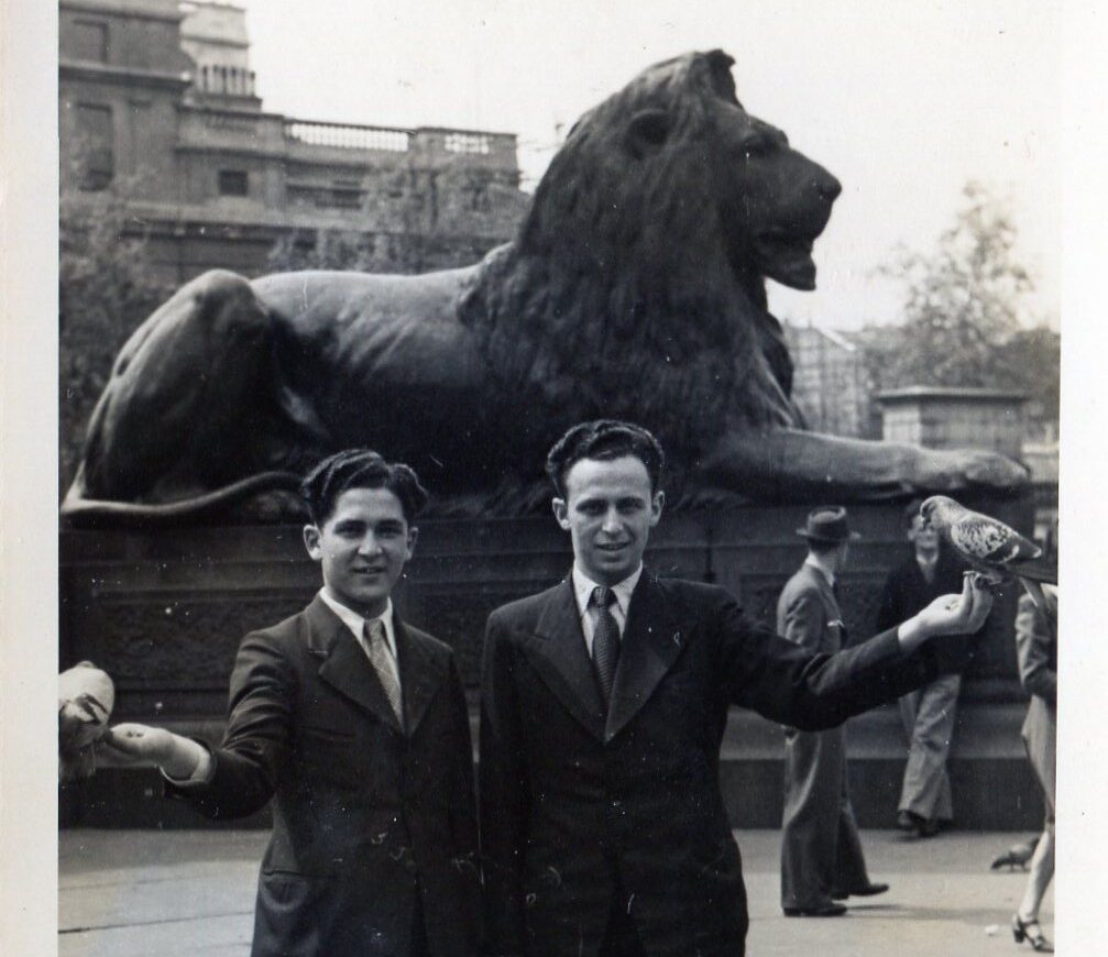 Photograph of Sam and Nat Pivnik in London, 1948