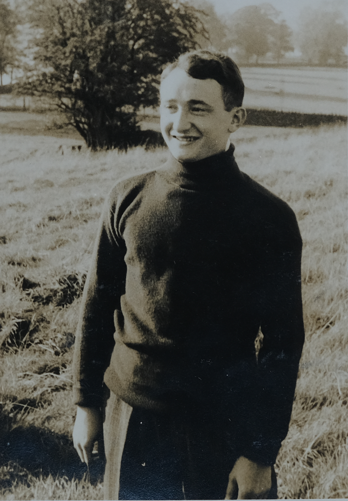 Photograph of Jack Aizenberg