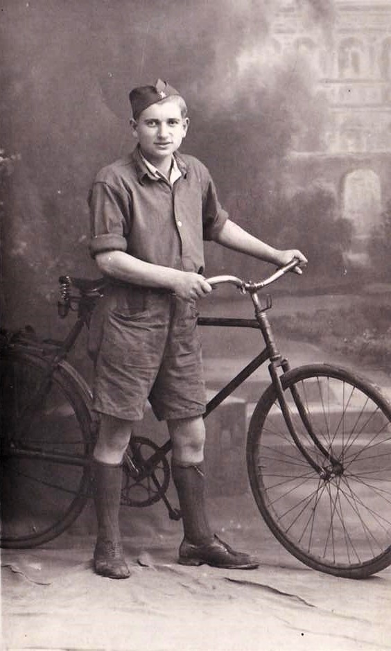 Photograph of Sam Laskier